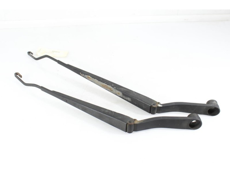 Recambio de brazo limpia delantero derecho para kia sorento 2.5 crdi cat referencia OEM IAM   