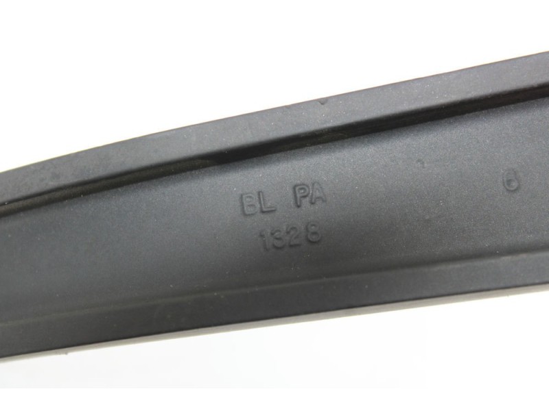 Recambio de brazo limpia delantero derecho para kia sorento 2.5 crdi cat referencia OEM IAM   