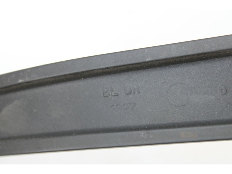 Recambio de brazo limpia delantero derecho para kia sorento 2.5 crdi cat referencia OEM IAM   