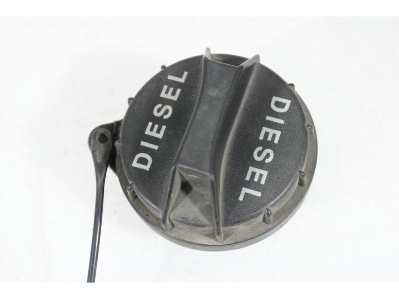 Recambio de tapa exterior combustible para kia sorento 2.5 crdi cat referencia OEM IAM   