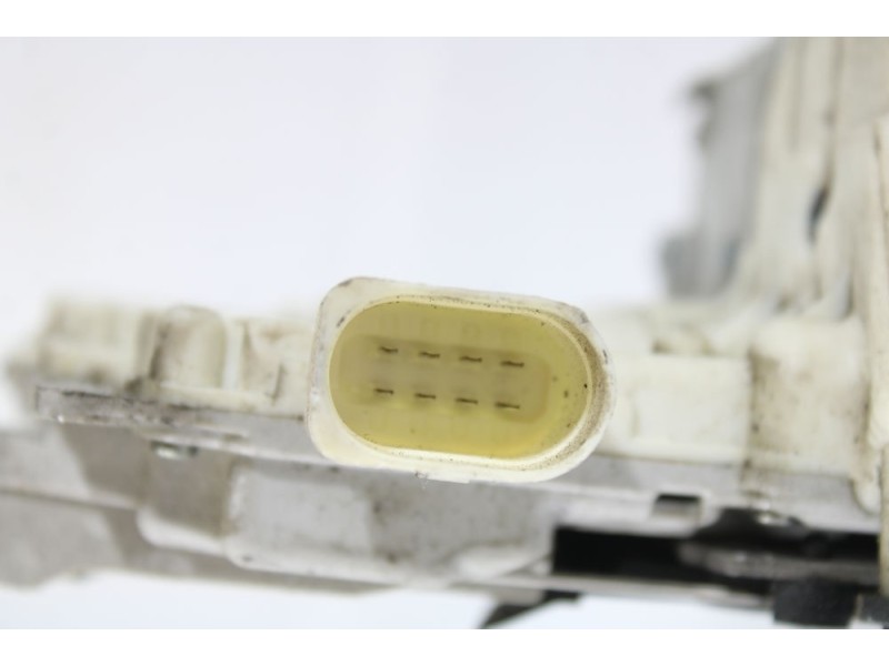 Recambio de cerradura puerta trasera izquierda para audi a4 berlina (8e) referencia OEM IAM 8E0839015AA  