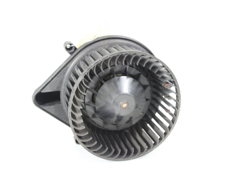 Recambio de ventilador calefaccion para audi a4 avant (8e) referencia OEM IAM 8E2820021E  