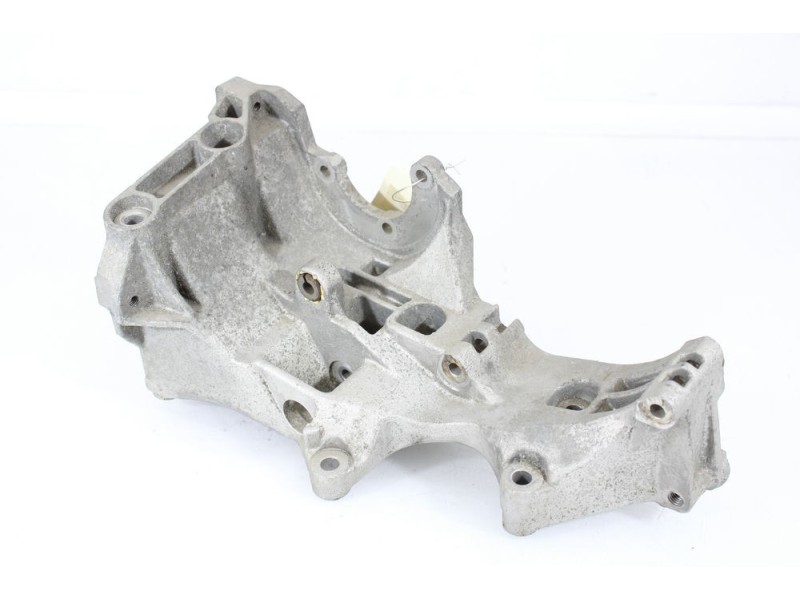 Recambio de soporte alternador para audi a4 avant (8e) referencia OEM IAM   