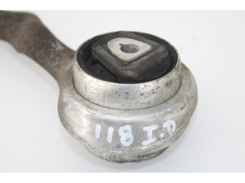 Recambio de brazo suspension inferior delantero izquierdo para bmw serie 1 berlina (e81/e87) 118d referencia OEM IAM AW6082  