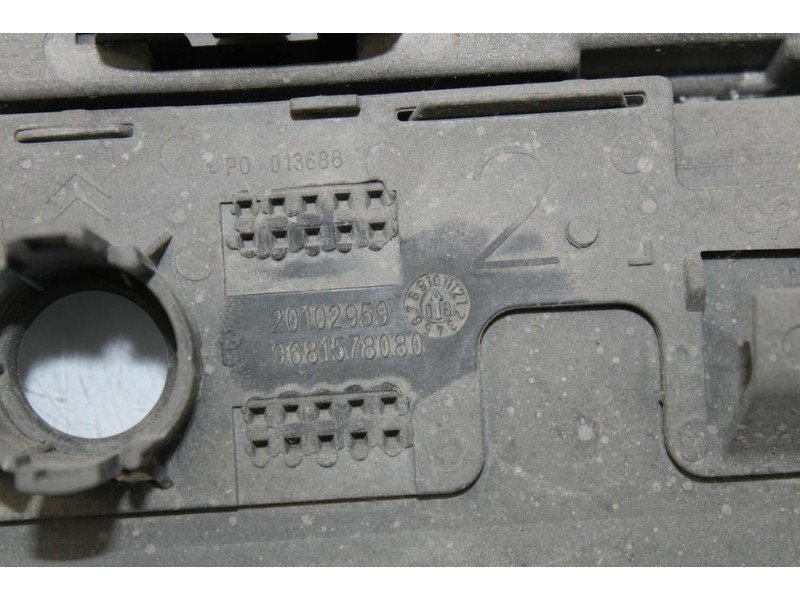 Recambio de paragolpes trasero para citroën c5 berlina referencia OEM IAM 9681048777  