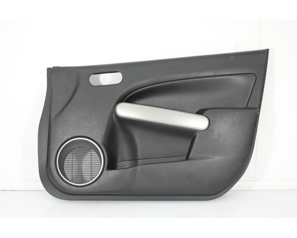 Recambio de guarnecido puerta delantera derecha para mazda 2 (dy) 1.4 cd referencia OEM IAM D651684C1  