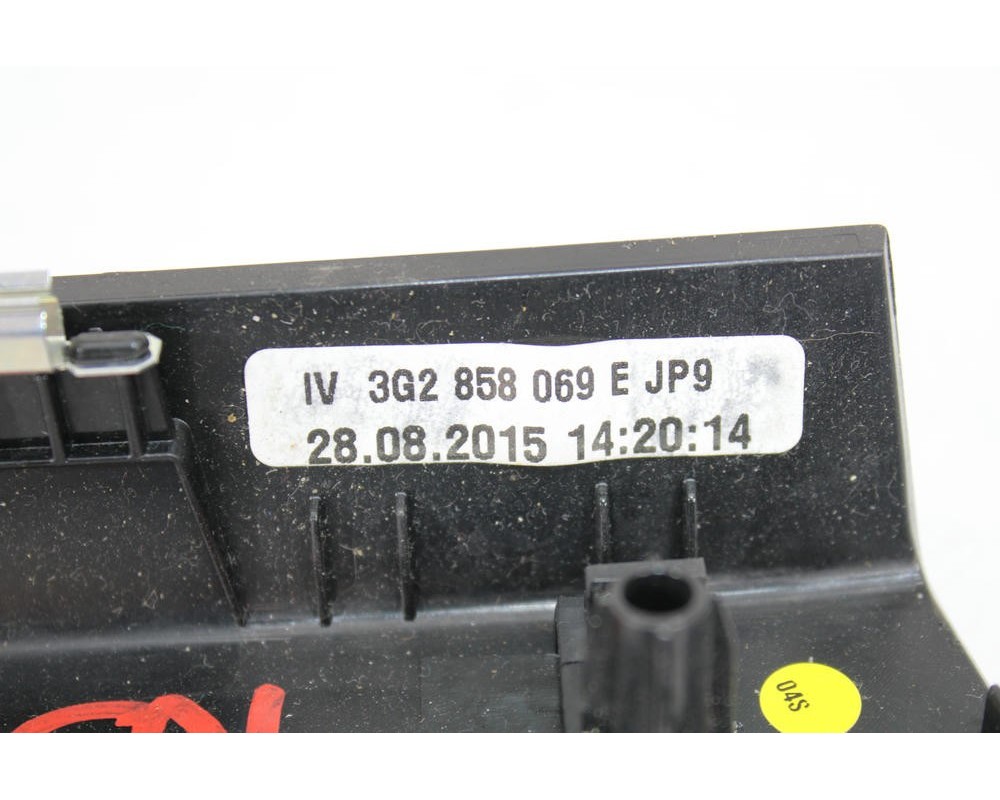 Recambio de moldura consola central salpicadero para volkswagen passat b8 (3g2, cb2) 1.6 tdi referencia OEM IAM 3G2858069E  