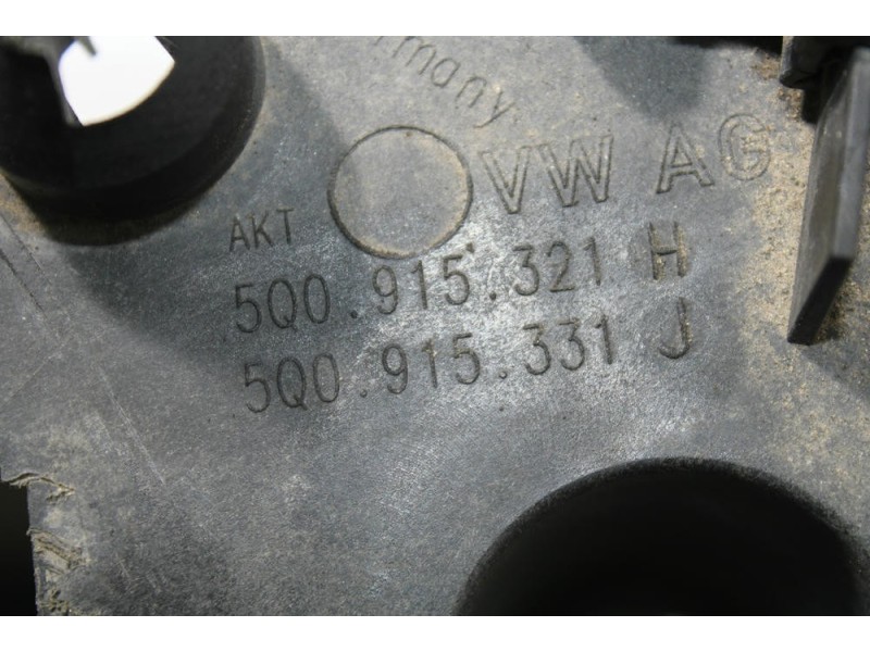 Recambio de soporte bateria para volkswagen passat b8 (3g2, cb2) 1.6 tdi referencia OEM IAM 5Q0915321H/5Q0915331J  