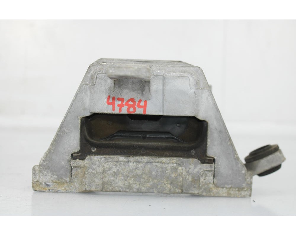 Recambio de soporte motor para opel insignia a (g09) 2.0 cdti (68) referencia OEM IAM 13227717  