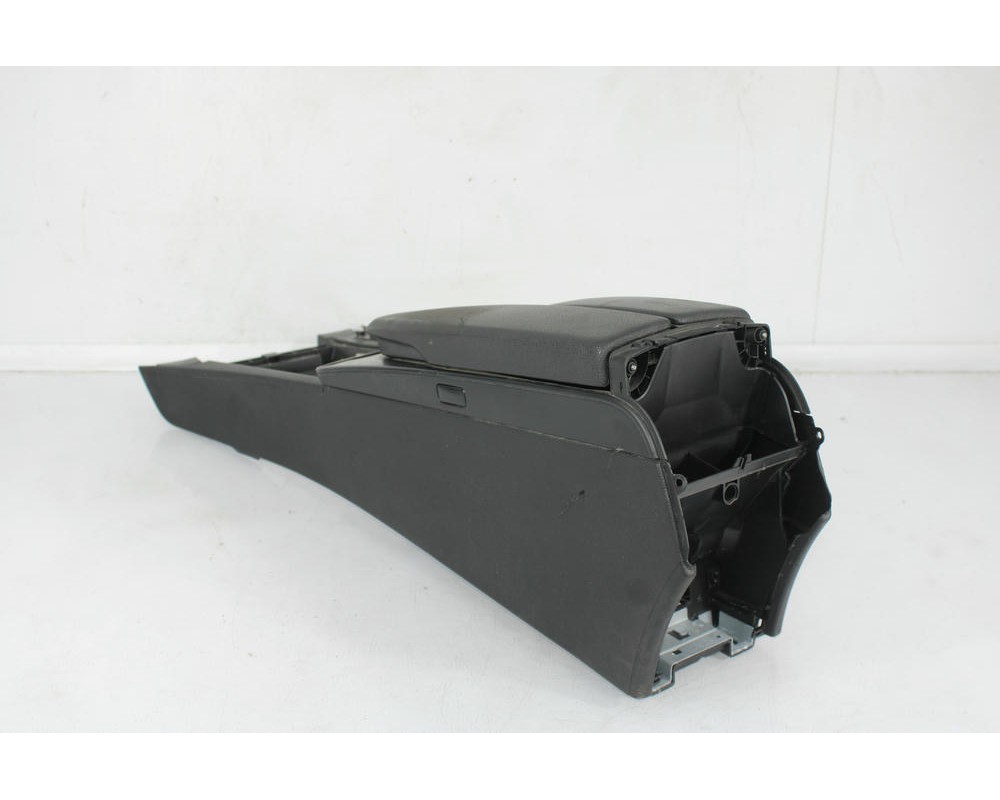 Recambio de consola central para mercedes-benz clase c (w204) c 220 cdi (204.008) referencia OEM IAM A2046800150  