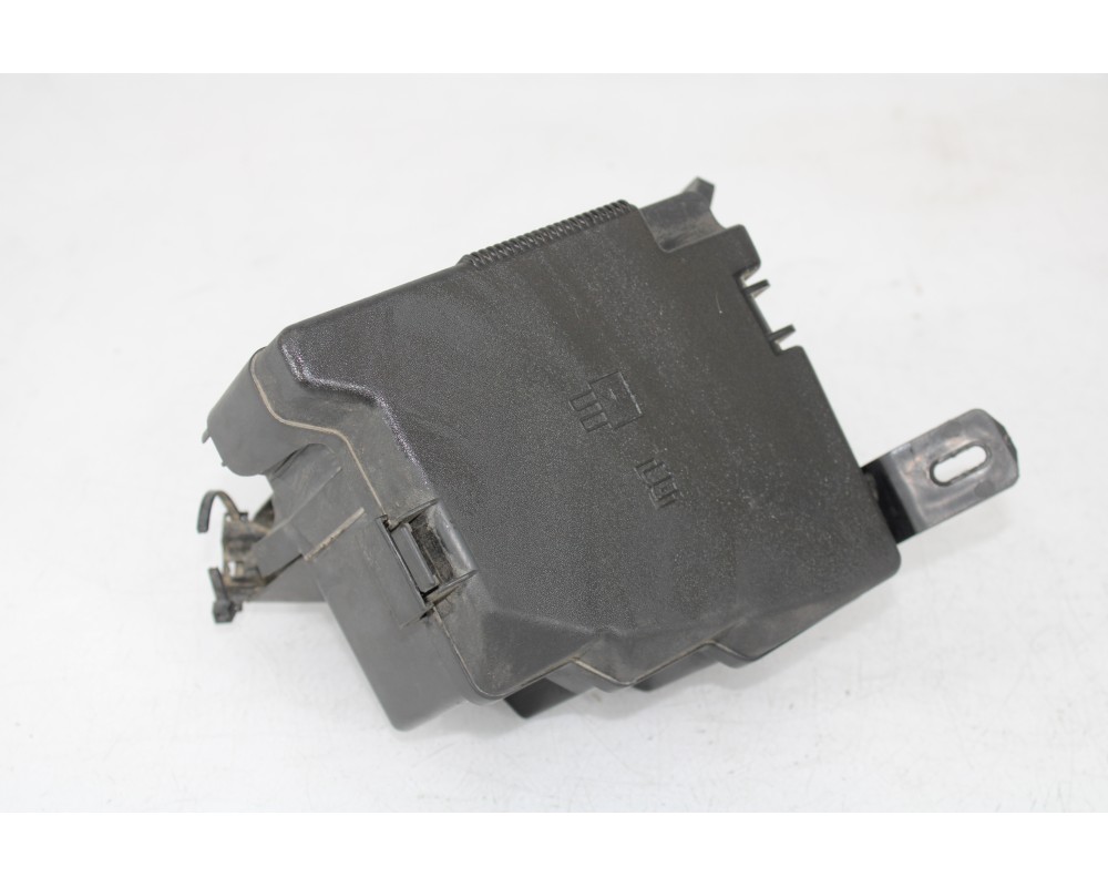 Recambio de caja reles / fusibles para ford fiesta vi (cb1, ccn) 1.5 tdci referencia OEM IAM 8V5114B144BA  