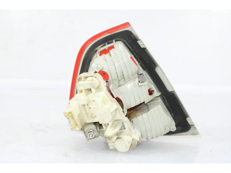 Recambio de piloto trasero derecho interior para bmw serie 3 berlina (e90) 318d referencia OEM IAM 6937460  