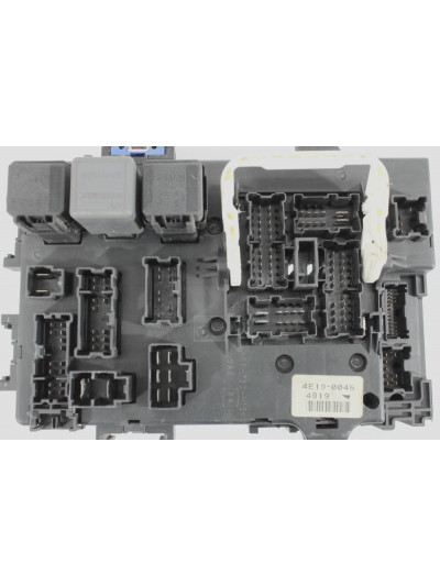 CAJA RELES / FUSIBLES