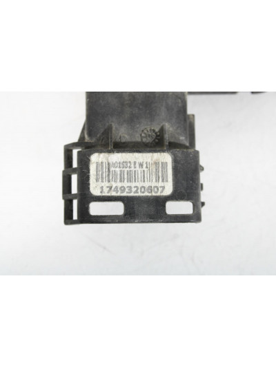 Cerradura puerta delantera izquierda CITROËN 140CV 103KW Diesel 2010