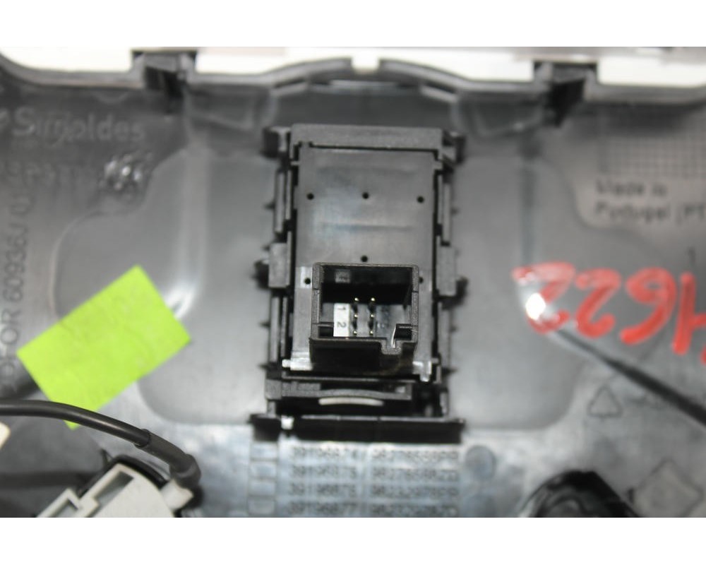 Recambio de luz techo para opel corsa e color edition referencia OEM IAM 39196874/98276588PR  