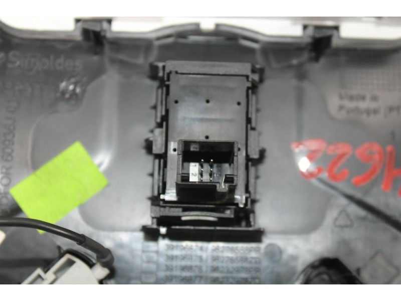 Recambio de luz techo para opel corsa e color edition referencia OEM IAM 39196874/98276588PR  