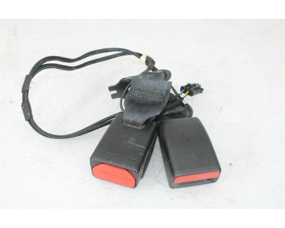 Recambio de anclaje cinturon trasero para opel corsa e color edition referencia OEM IAM 6403040ETE  