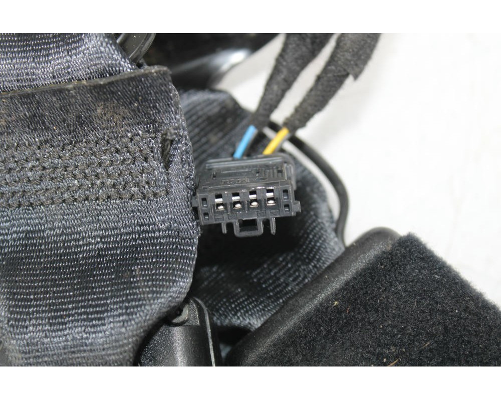 Recambio de anclaje cinturon trasero para opel corsa e color edition referencia OEM IAM 6403040ETE  