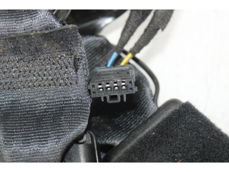 Recambio de anclaje cinturon trasero para opel corsa e color edition referencia OEM IAM 6403040ETE  