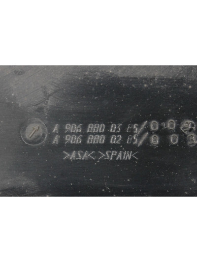 REJILLA DELANTERA a9068800385