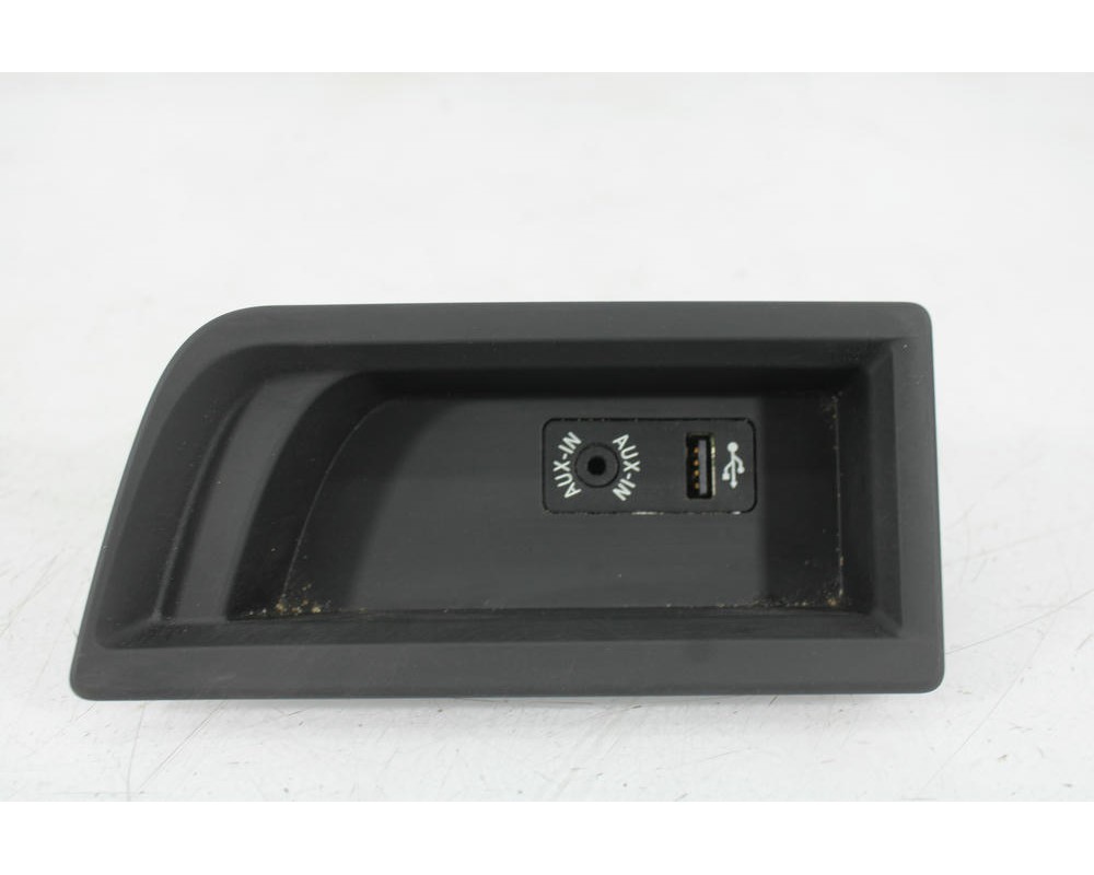 Recambio de entrada usb para bmw 1 (f20) 116 d referencia OEM IAM 51169207358  