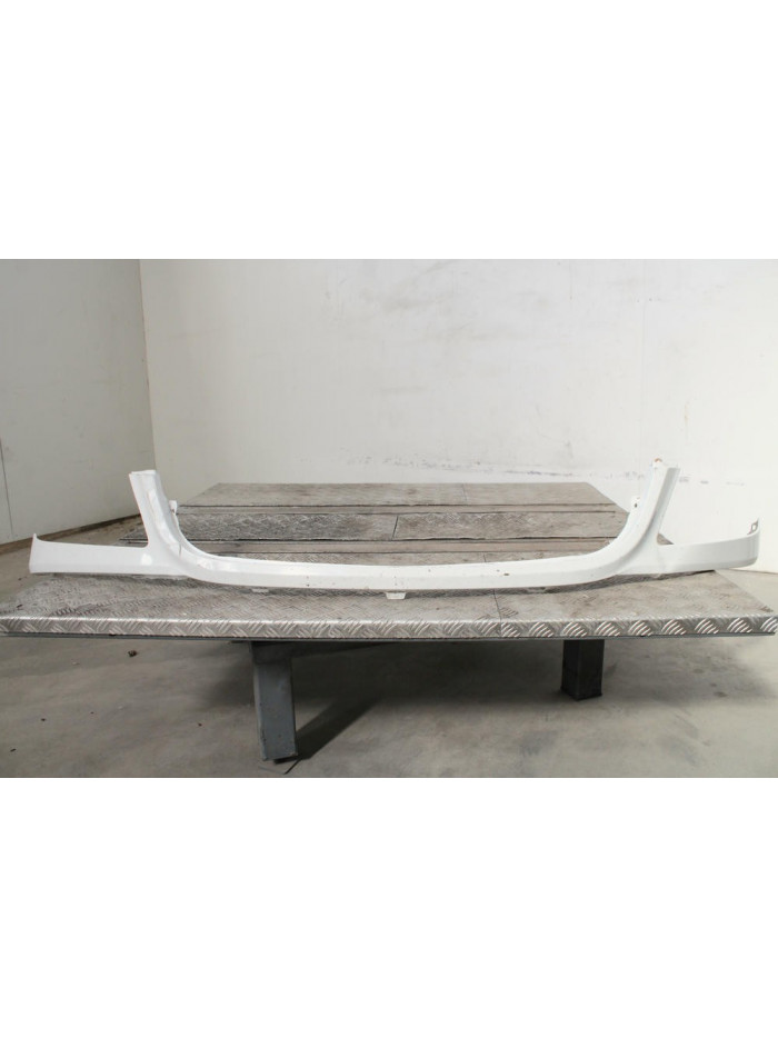 MOLDURA SUPERIOR REJILLA FRONTAL