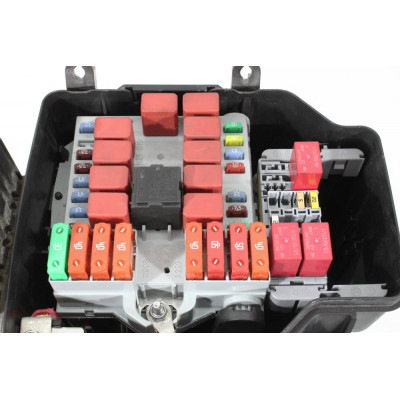 CAJA RELES / FUSIBLES 1190807
