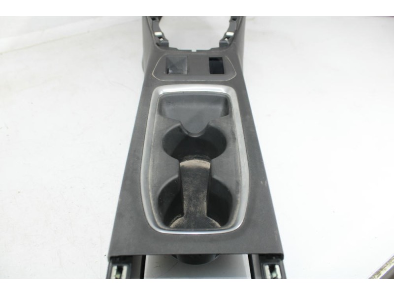 Recambio de consola central para opel corsa e color edition referencia OEM IAM 93476268/5478301  
