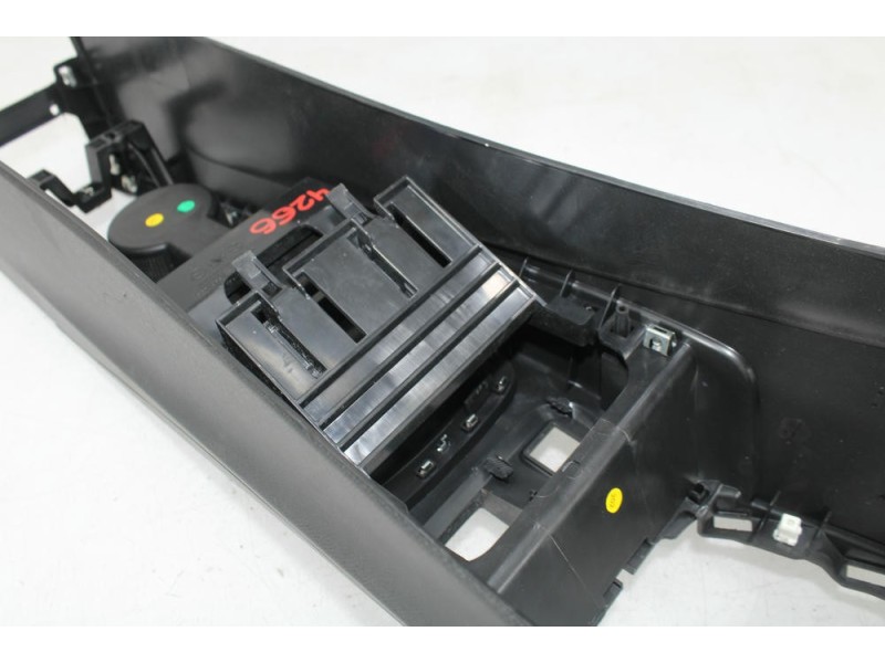 Recambio de consola central para opel corsa e color edition referencia OEM IAM 93476268/5478301  