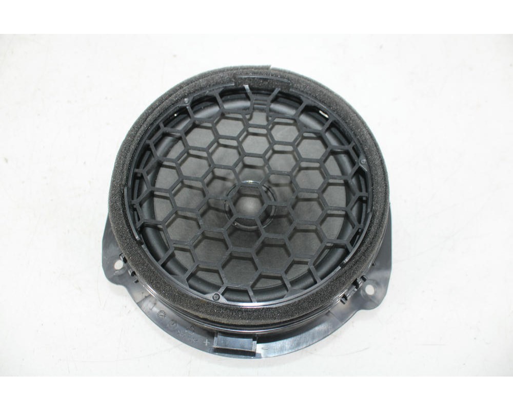 Recambio de altavoz trasero izquierdo para audi a3 sportback (8va) ambiente referencia OEM IAM 8V4035411  