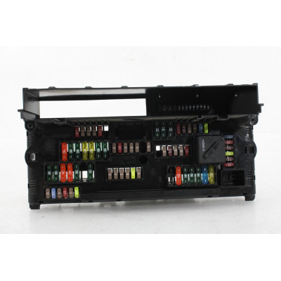 CAJA RELES / FUSIBLES