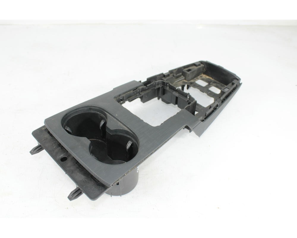 Recambio de consola central para audi a3 sportback (8va) ambiente referencia OEM IAM 8V2864261A  