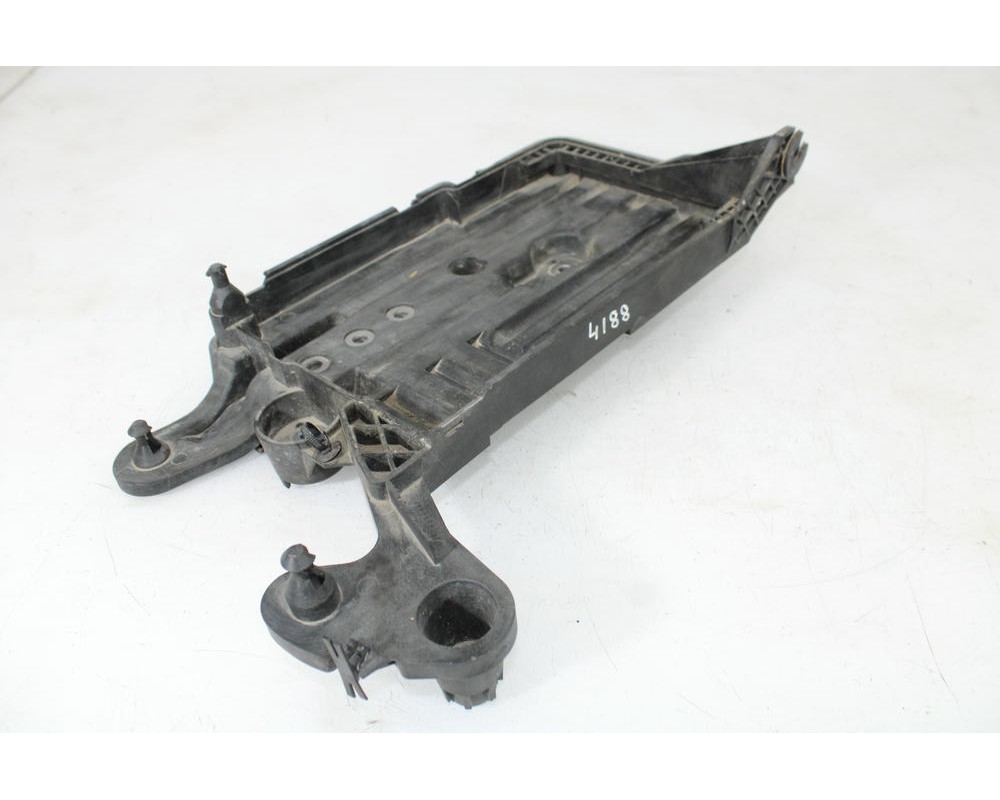 Recambio de soporte bateria para audi a3 sportback (8va) ambiente referencia OEM IAM 5Q0915321H/5Q0915331J  