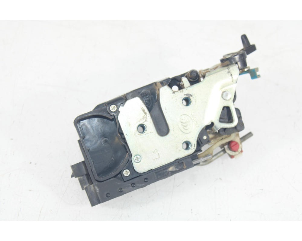 Recambio de cerradura puerta trasera izquierda para ssangyong rexton w / rexton 2.0 xdi referencia OEM IAM A081876  