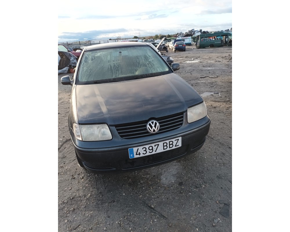 volkswagen polo berlina (6n2) del año 2000