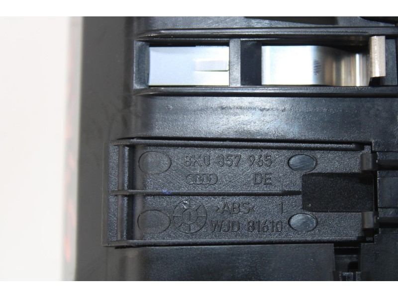 Recambio de cenicero para audi a4 b8 (8k2) 2.0 tdi referencia OEM IAM 8K0857965  