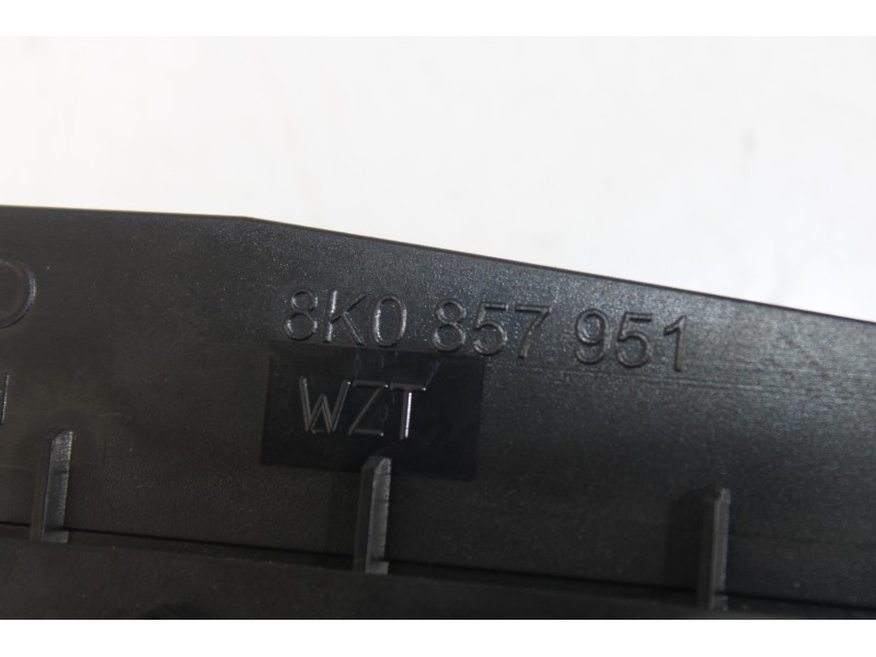 Recambio de cenicero para audi a4 b8 (8k2) 2.0 tdi referencia OEM IAM 8K0857965  