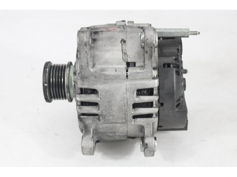 Recambio de alternador para audi a4 b8 (8k2) 2.0 tdi referencia OEM IAM P0A51589  