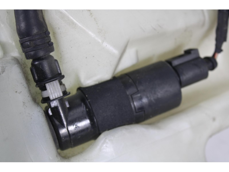 Recambio de deposito limpia para audi a4 b8 (8k2) 2.0 tdi referencia OEM IAM 8T0955453  