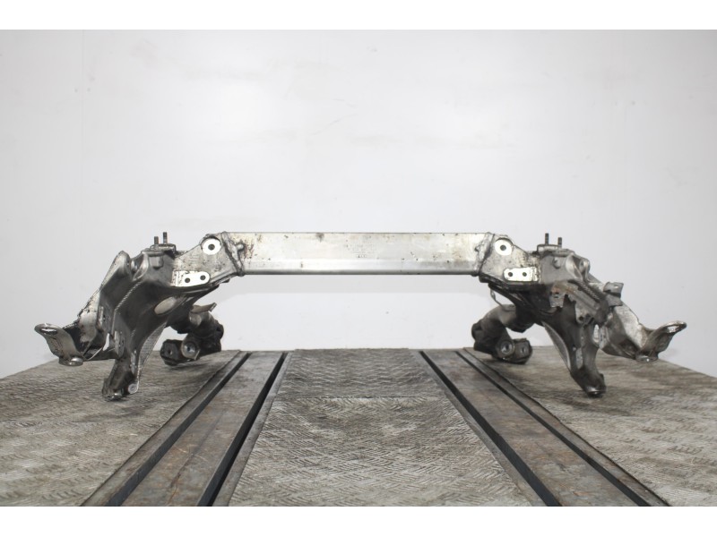 Recambio de puente delantero para audi a4 b8 (8k2) 2.0 tdi referencia OEM IAM 8T0399315H  