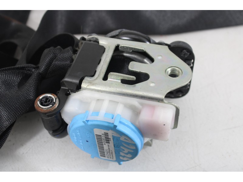 Recambio de cinturon seguridad delantero derecho para mercedes-benz cla coupé (c117) cla 180 (117.342) referencia OEM IAM A17686