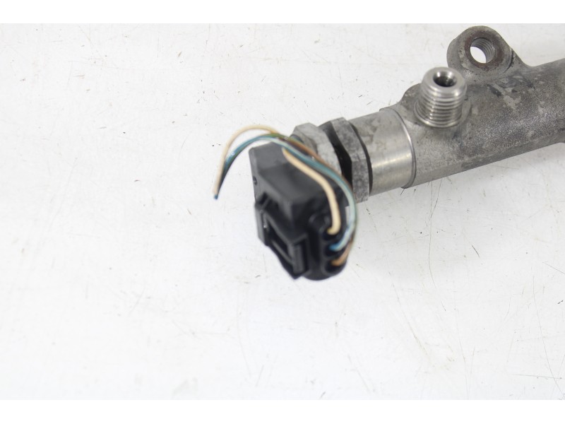 Recambio de rampa inyectora para bmw x3 (e83) 2.0 d referencia OEM IAM 0445214030  