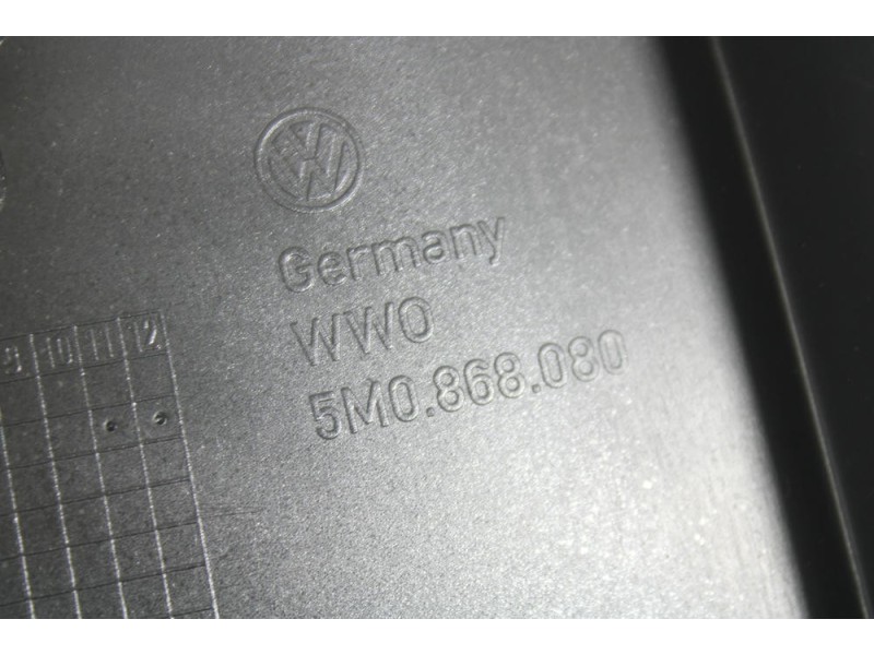 Recambio de guarnecido puerta delantera derecha para volkswagen golf v (1k1) 1.9 tdi referencia OEM IAM 5M1868110  