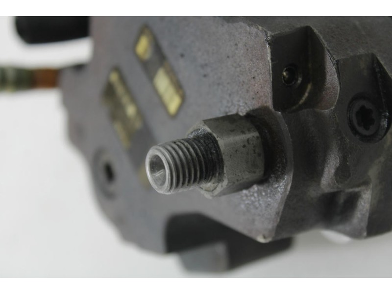 Recambio de bomba inyeccion para bmw x3 (e83) 2.0 d referencia OEM IAM 7788670  