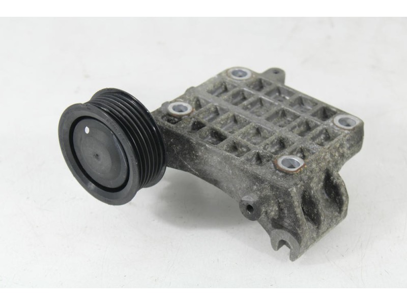 Recambio de soporte alternador para audi a5 coupe (8t) 2.7 tdi referencia OEM IAM 059903143S  
