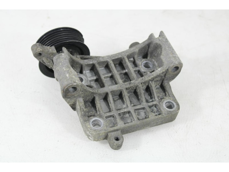 Recambio de soporte alternador para audi a5 coupe (8t) 2.7 tdi referencia OEM IAM 059903143S  