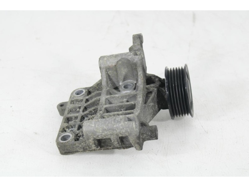 Recambio de soporte alternador para audi a5 coupe (8t) 2.7 tdi referencia OEM IAM 059903143S  