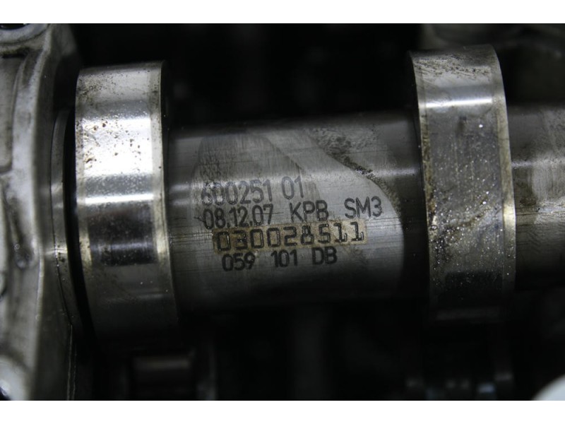 Recambio de culata para audi a5 coupe (8t) 2.7 tdi referencia OEM IAM 1059354BD  