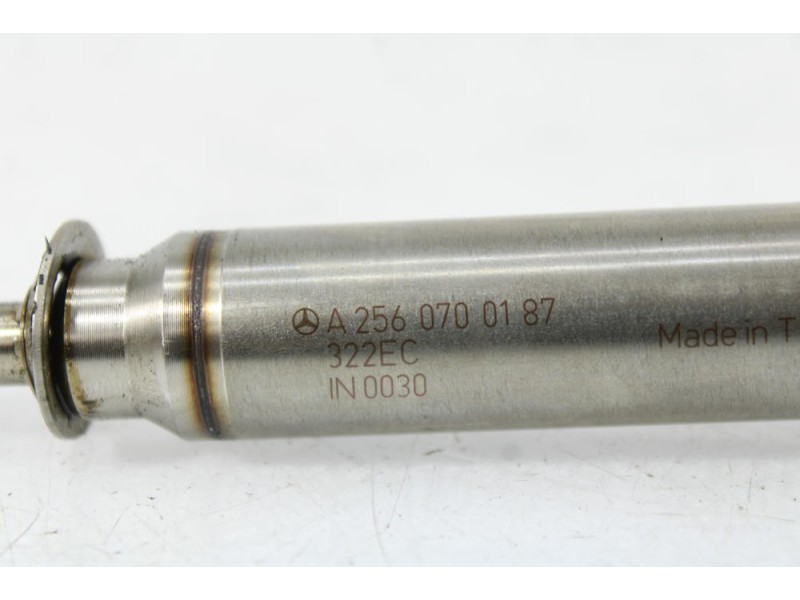 Recambio de inyector para mercedes-benz clase cla (w117) cla 180 (117.342) referencia OEM IAM A2560700187  