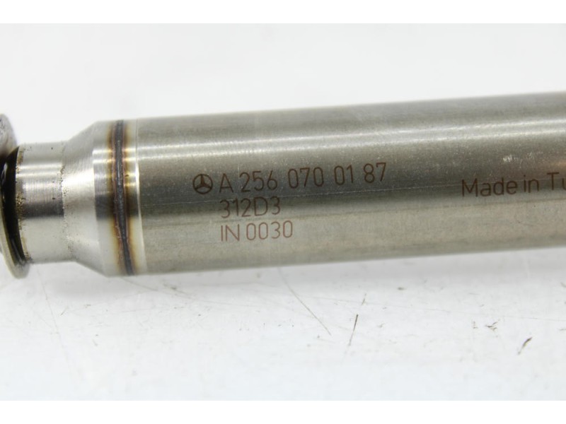 Recambio de inyector para mercedes-benz clase cla (w117) cla 180 (117.342) referencia OEM IAM A2560700187  